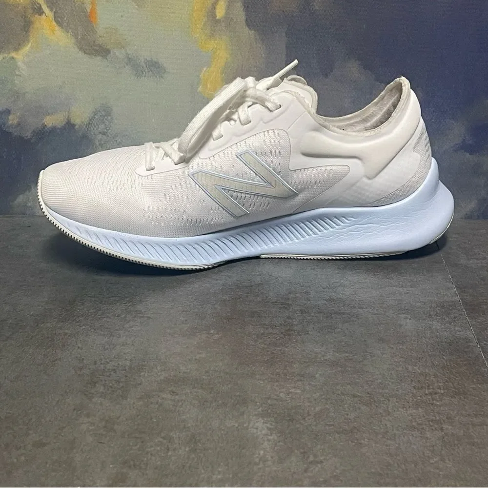 New Balance Dynasoft Pesu V1 Women's Wide Sneakers White Size 8.5D